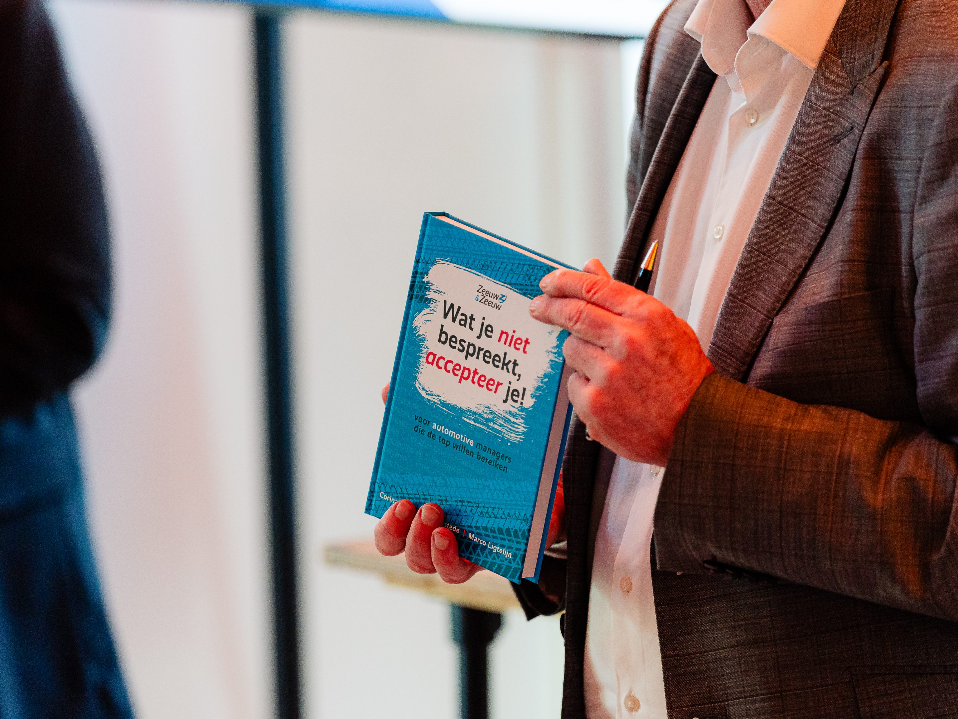 Boek: "Wat je niet bespreekt, accepteer je!"