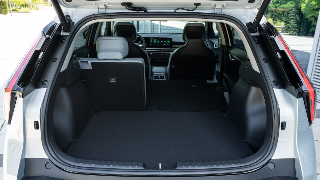 Kofferbak interieur van de vernieuwde Kia Niro Hybrid 2026